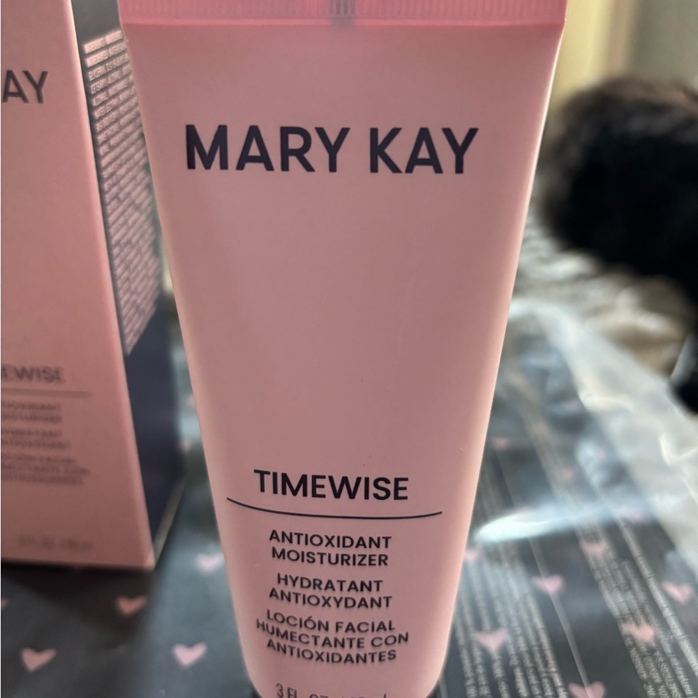 Mary Kay Timewise Antioxidant Moisturizer in Pink Tube